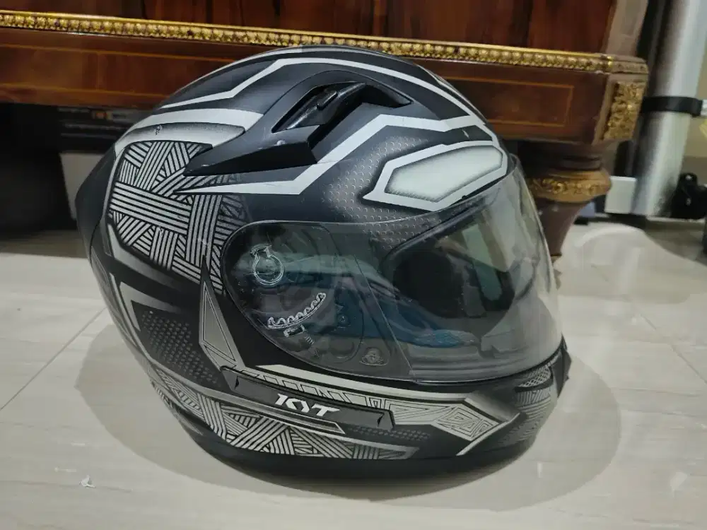 Helm fullface KYT K2 blackpanther ukuran L