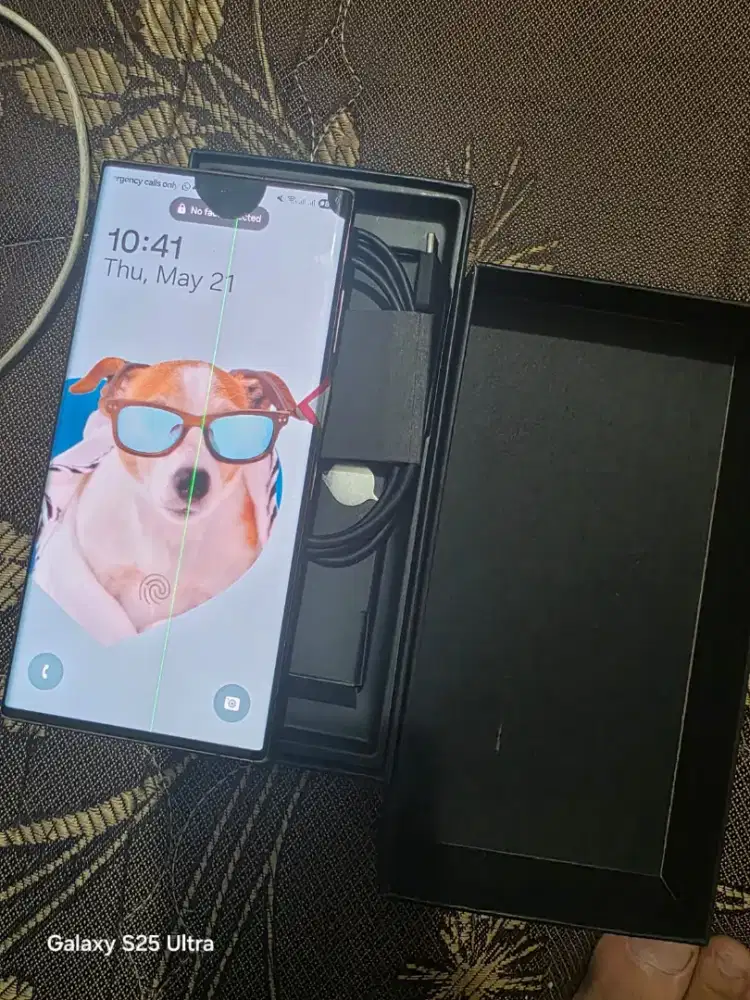 Samsung s22 ultra ada minus layarnya