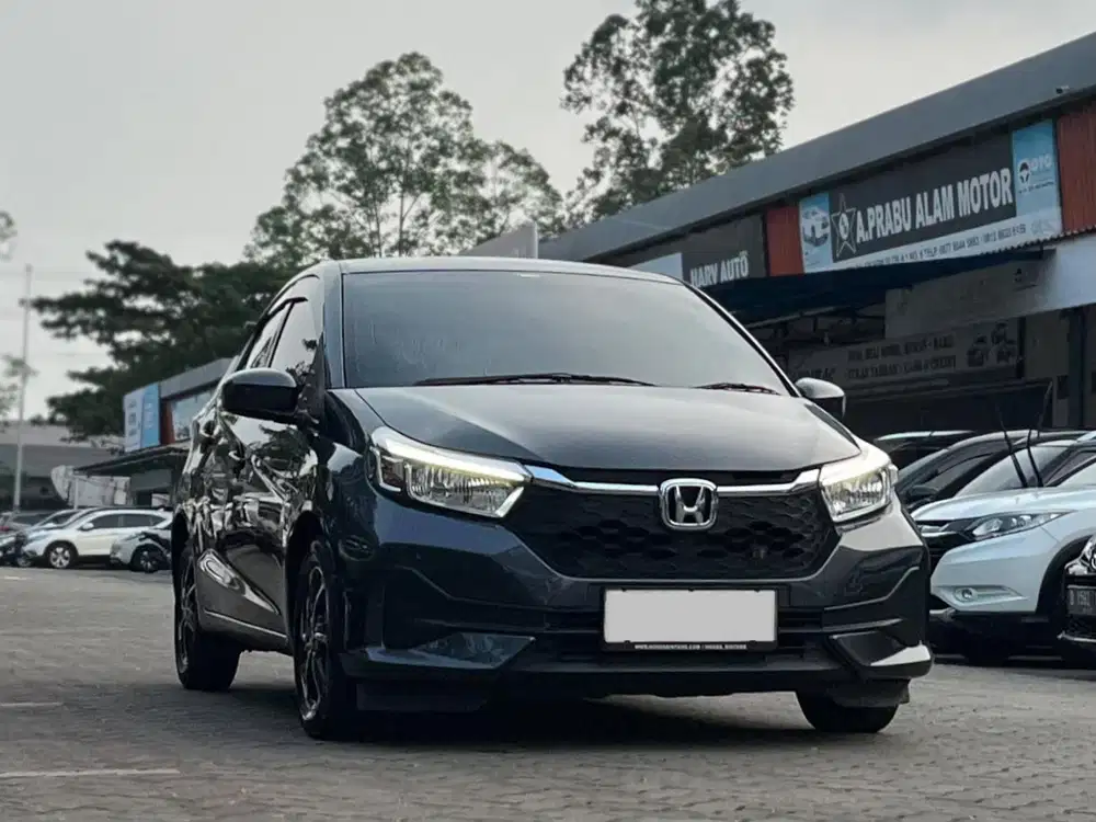 LOW KM 17RB, ISTIMEWA!! HONDA BRIO E CVT MATIC 2023 ABU FACELIFT