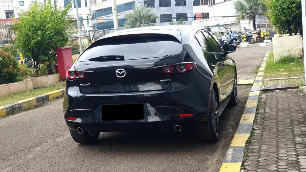 Km 32rb mazda 3 mazda3 hatchback skyactive 2020 hitam