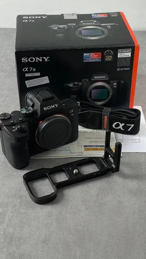 Sony A7III is body only lengkap mulus