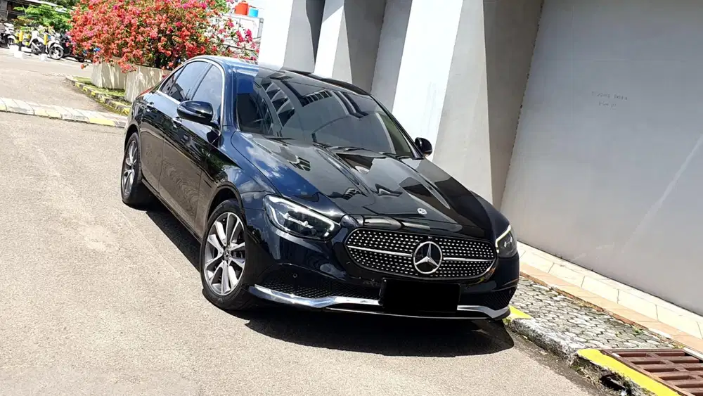Km 22rb mercedes benz mercy e200 avantgarde line 2022 hitam