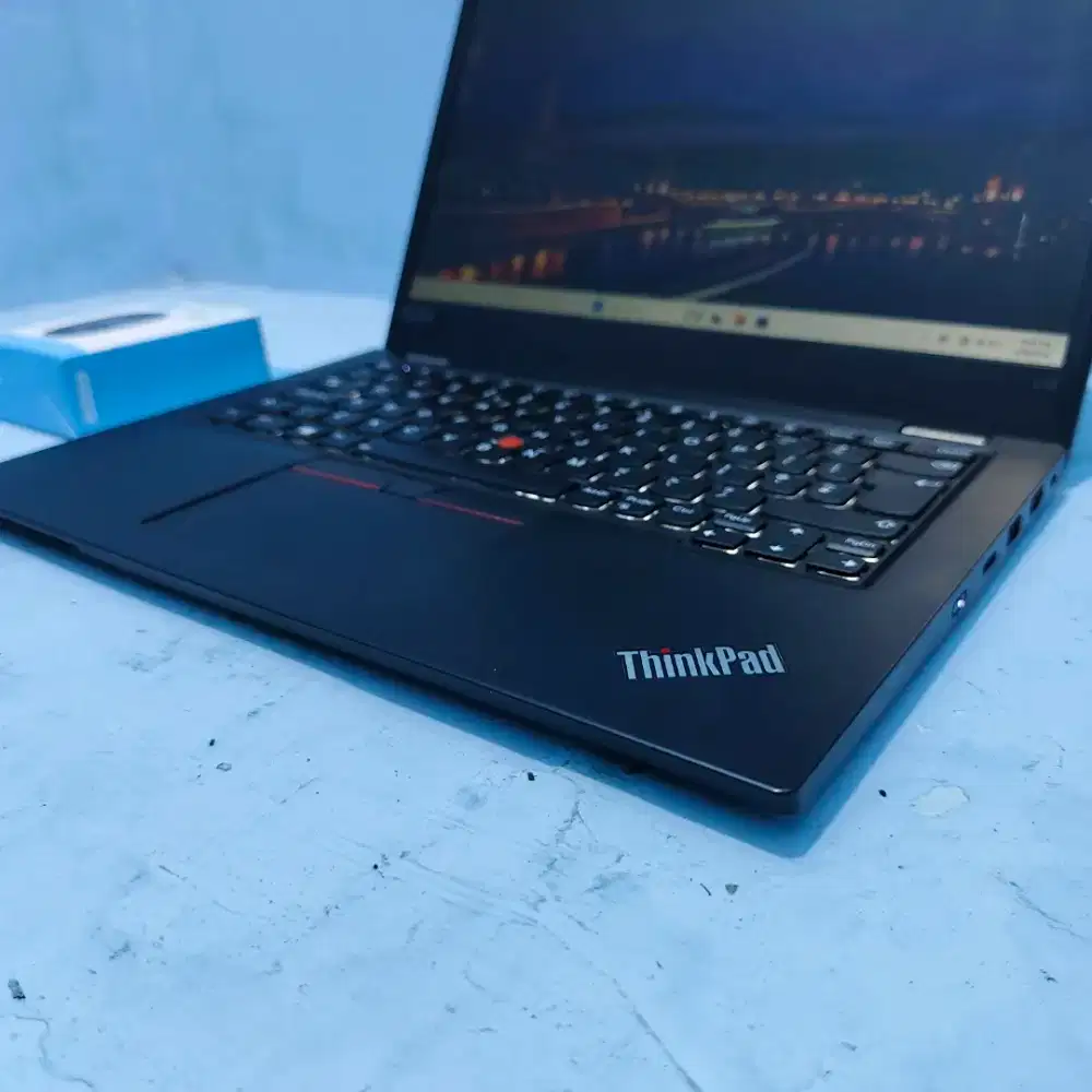 Laptop Lenovo Thinkpad Slim Core i3 Gen 10 Ram 8GB Siap pakai Win 10