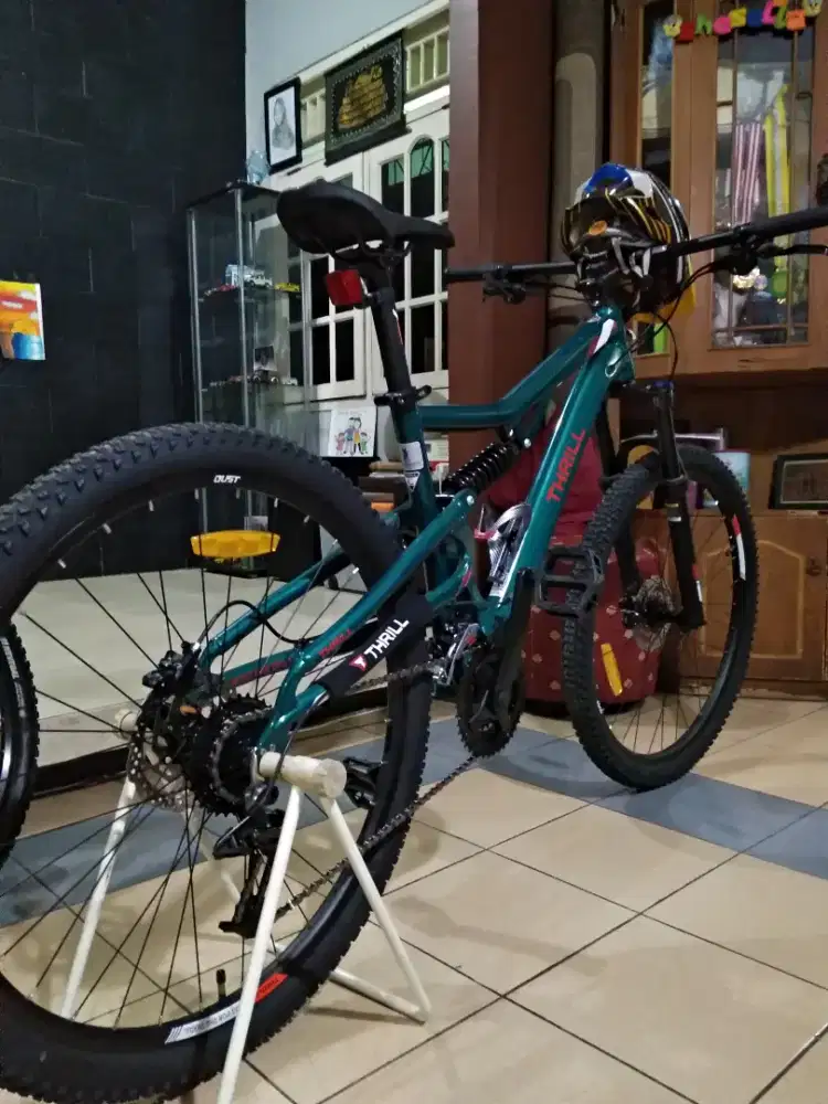 Sepeda MTB Thrill Oust 1.5 Ring 27,5 Inch