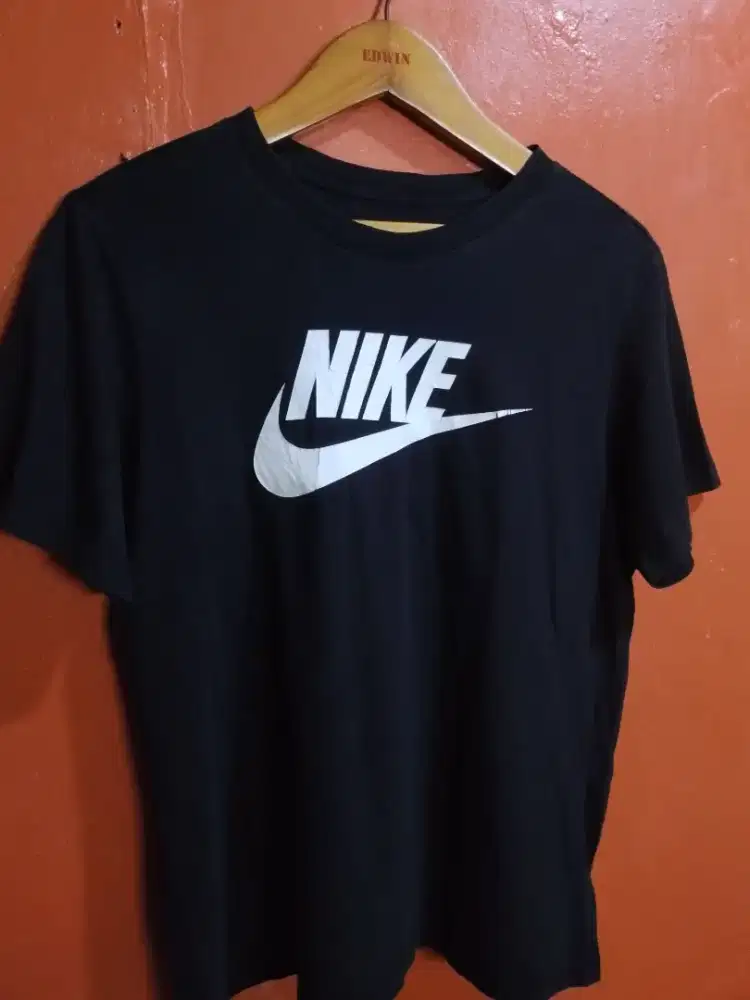 Kaos pria Nike original size L nominus warna pekat