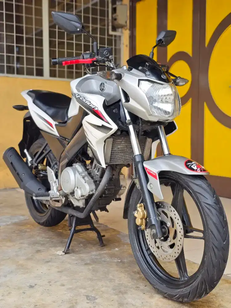 Yamaha Vixion / Vixion 150 Lightning 2014, White Premium Metalic.