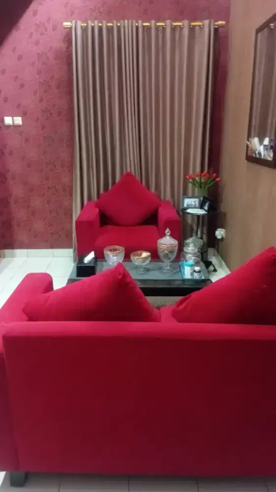 SET SOFA MERAH & SOFA BED DI CIBUBUR