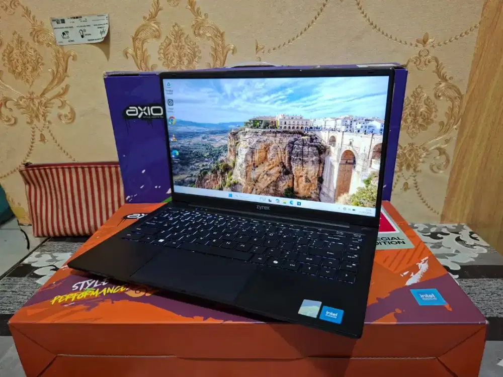 Laptop Zyrex Ultra