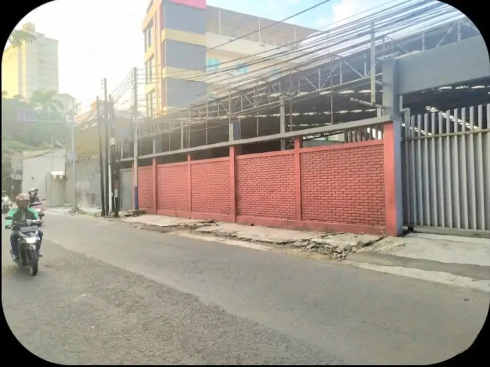 Dijual Tanah ada bangunan  Lokasi Strategis Di Pinggir Jalan Raya – Cempaka Putih, Jakarta Pusat