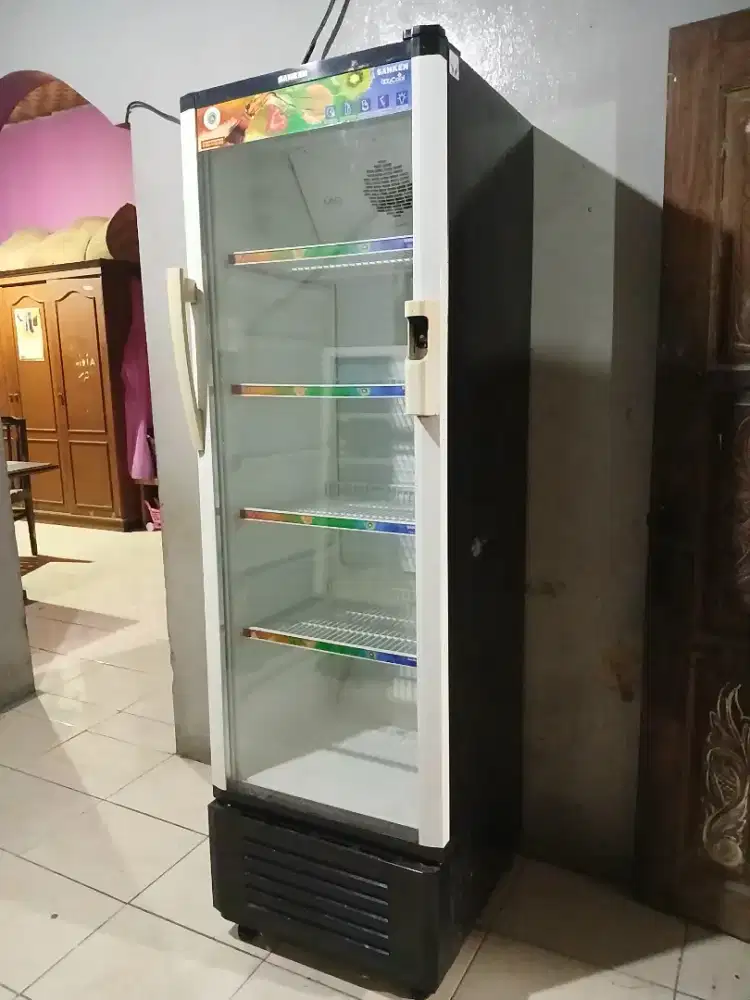 Showcase sanken 1pintu