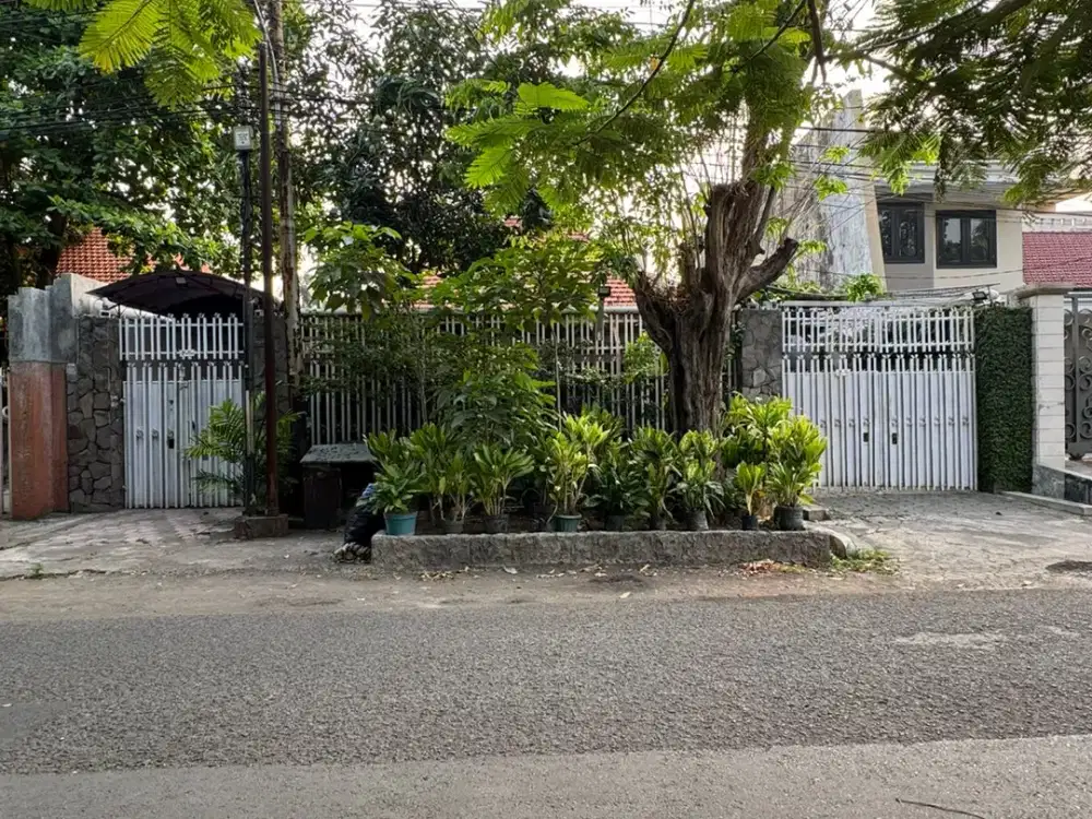 Jual Cepat Rumah Surabaya Pusat jalan Trunojoyo, Bangunan Terawat