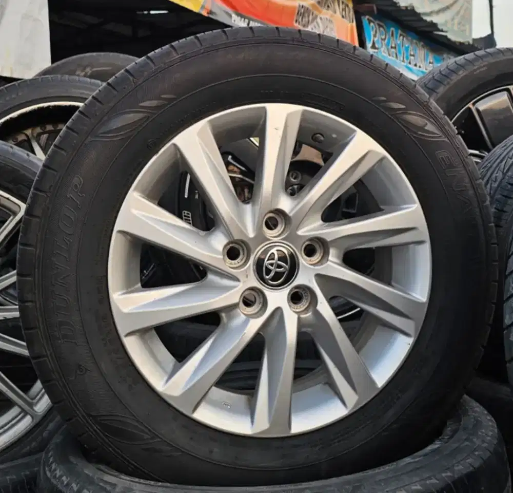 Velg OEM Zenix G R16 PCD5x114.3 + Ban dunlop 4pcs kondisi bagus.