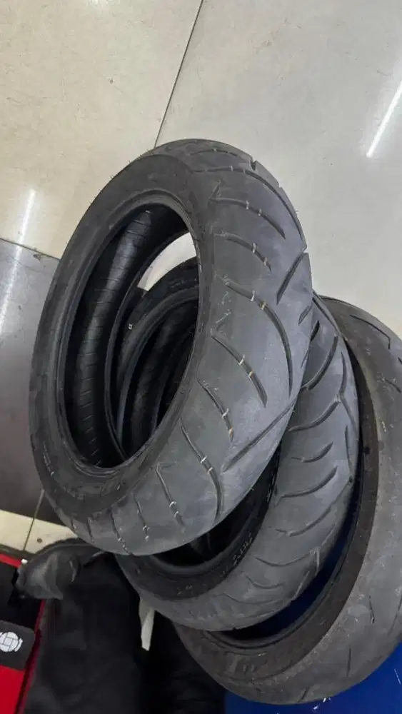 Ban Bawaan Yamaha Xmax New Old Merk Dunlop