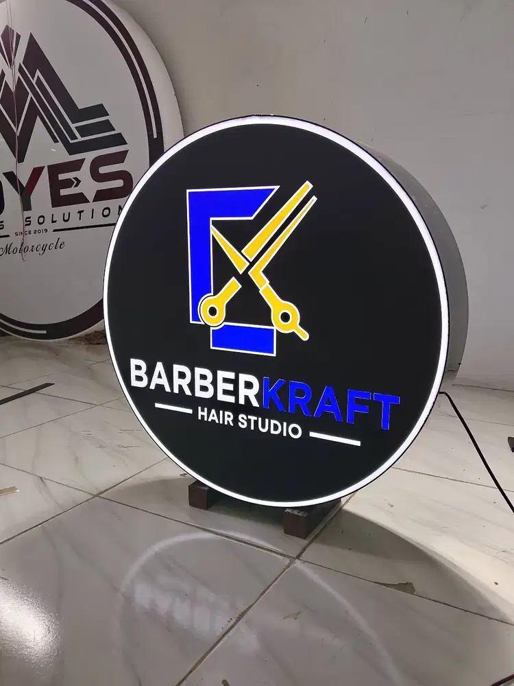 Akrilik Neon Box Bulat/ Huruf Timbul Stainless/ Neon Sign