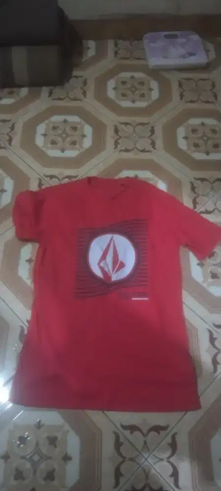 Kaos volcom merah big size jumbo