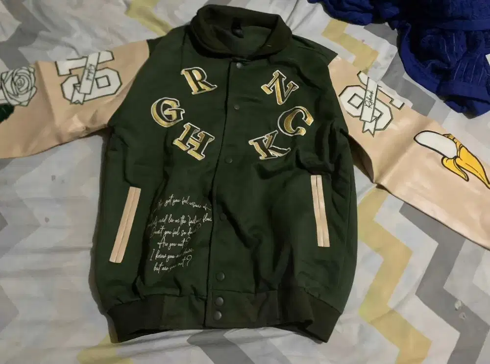 Varsity roughneck baru
