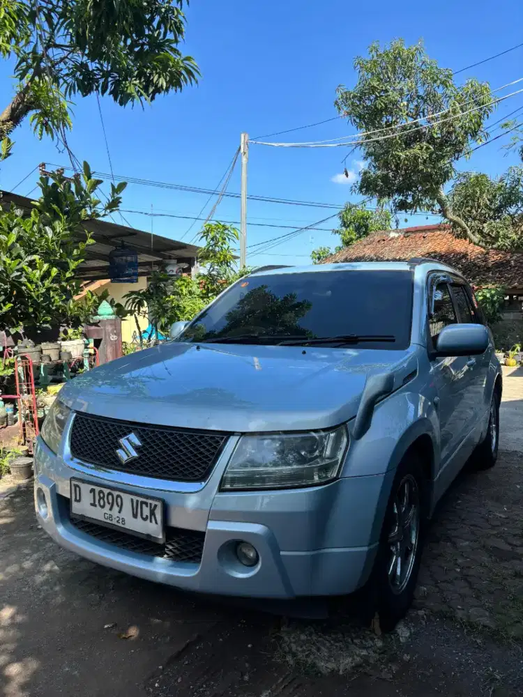 Di jual suzuki grand vitara tahun 2006