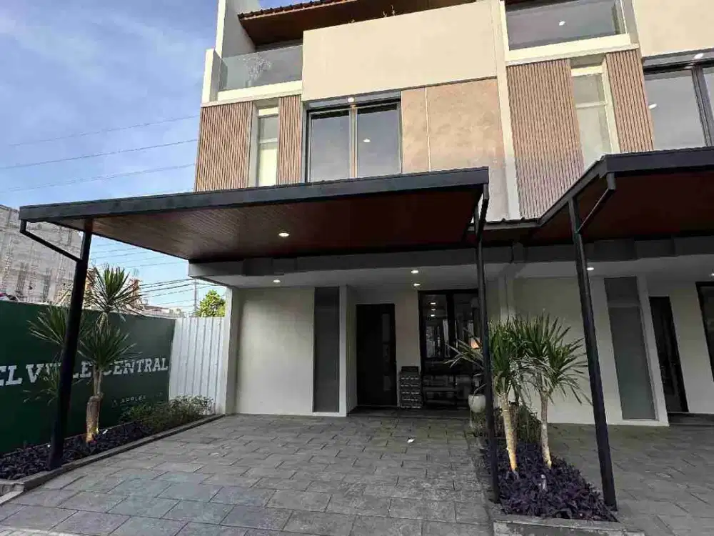 Hunian Modern 3 lantai Surabaya