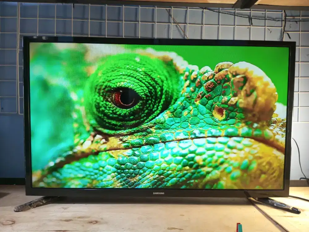 Tv led digital Samsung 32 inc ua32n4001ak second berkualitas