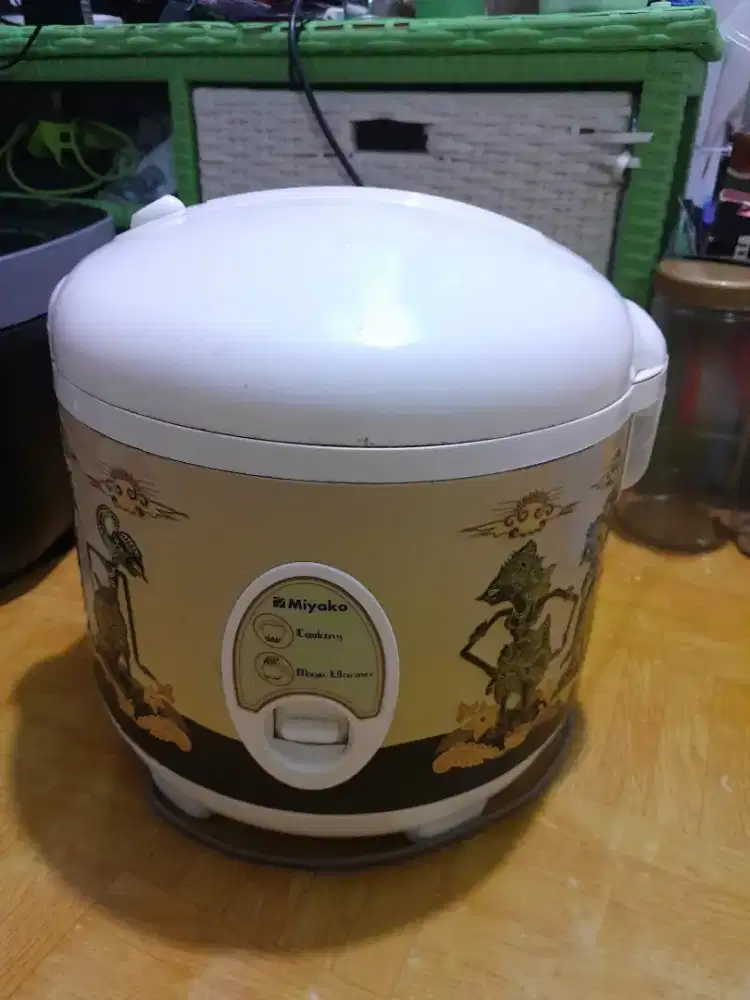 Rice cooker  penanak nasi