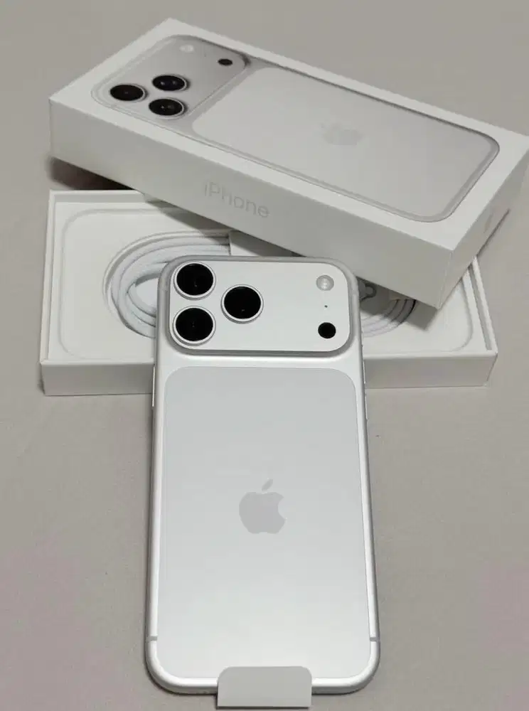 DIJUAL IPHONE 17 PM 256 GB SILVER