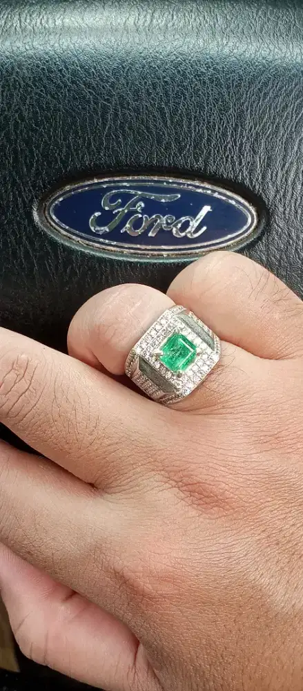 Batu Permata Emerald Zamrud Rusia