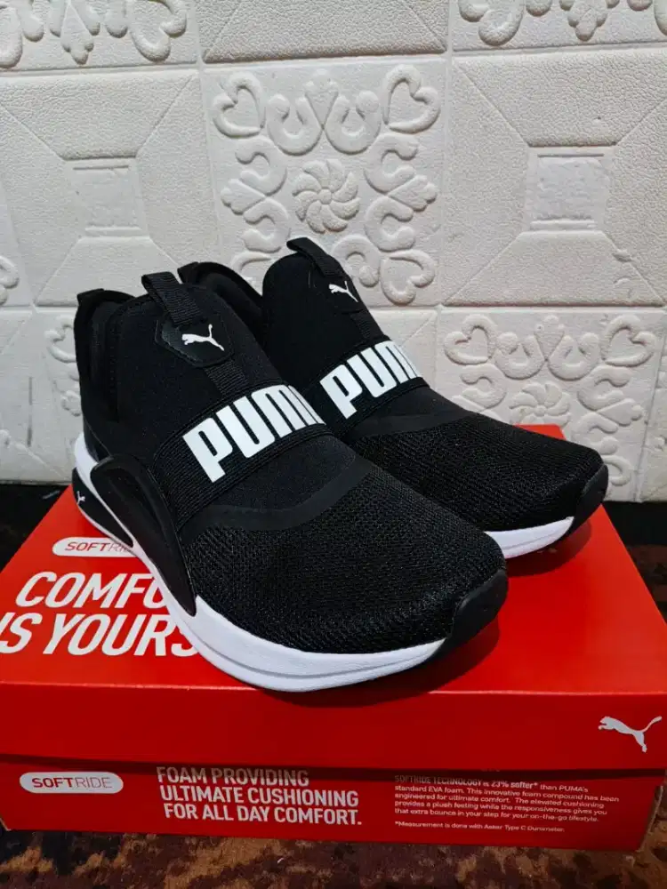 Sepatu Puma Enzo Evo