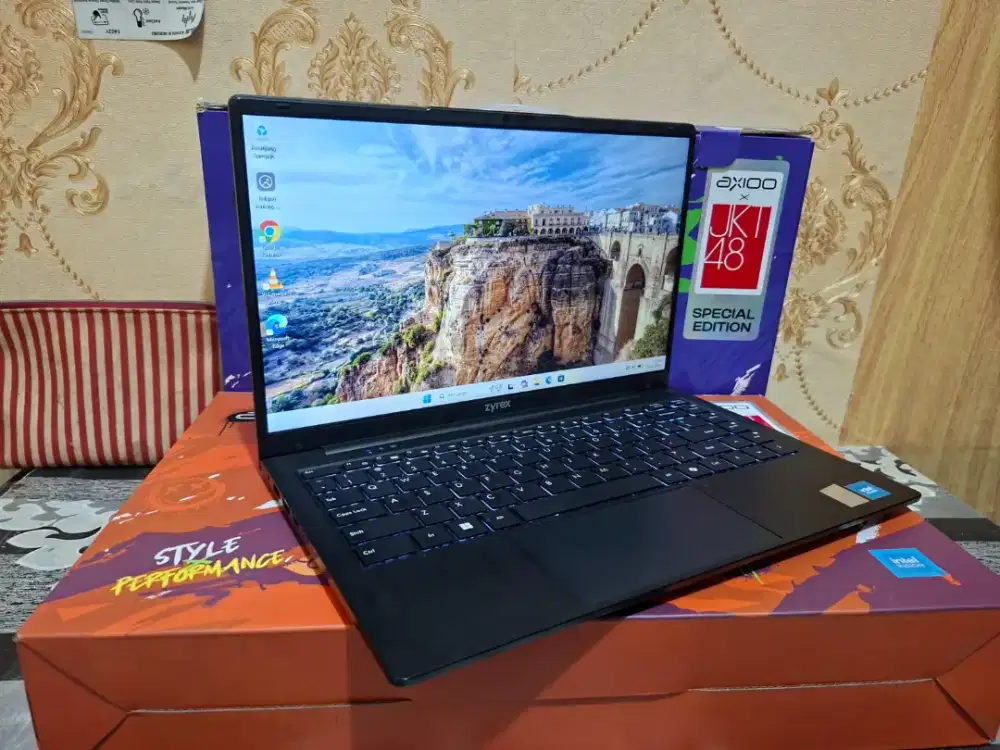 Laptop Zyrex Ultra
