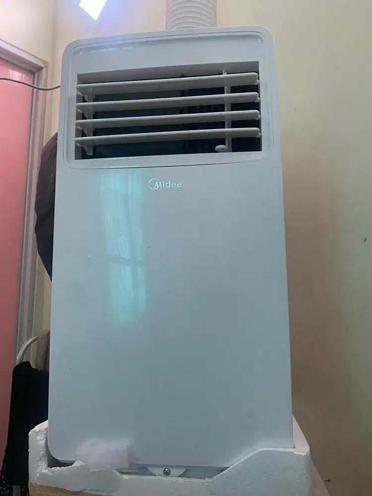 AC Portable Midea 1PK