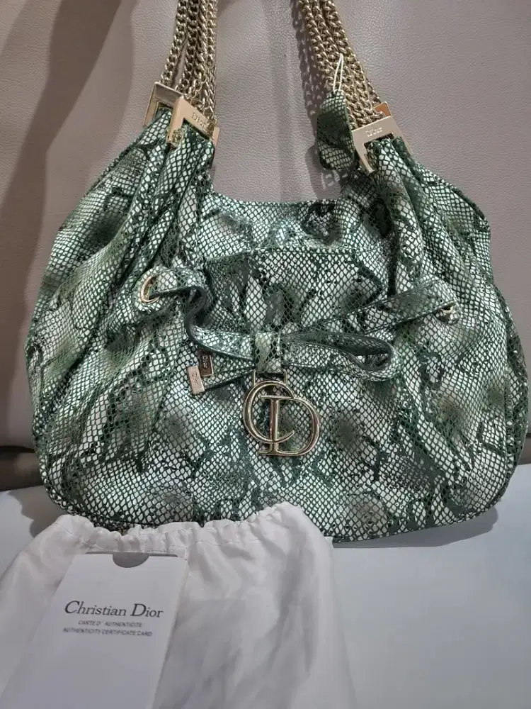 Tas kulit asli ( genuine leather) C-Dor motif phyton hijau