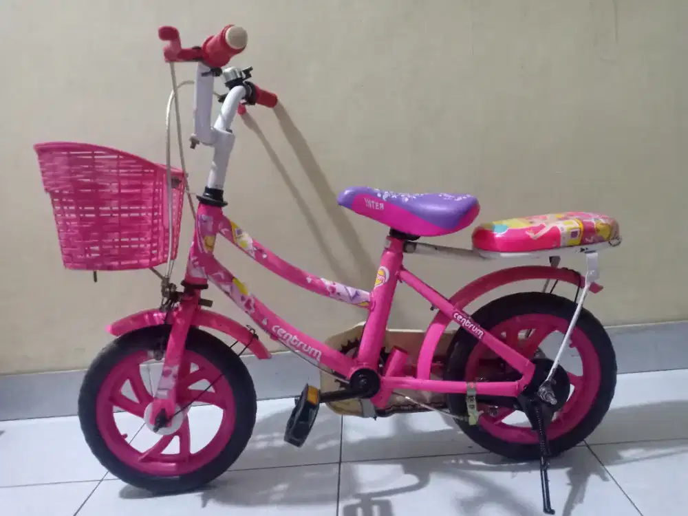 Sepeda anak Barbie centrum..mumer