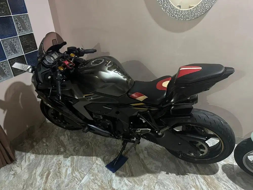 Kawasaki ZX25R istimewa
