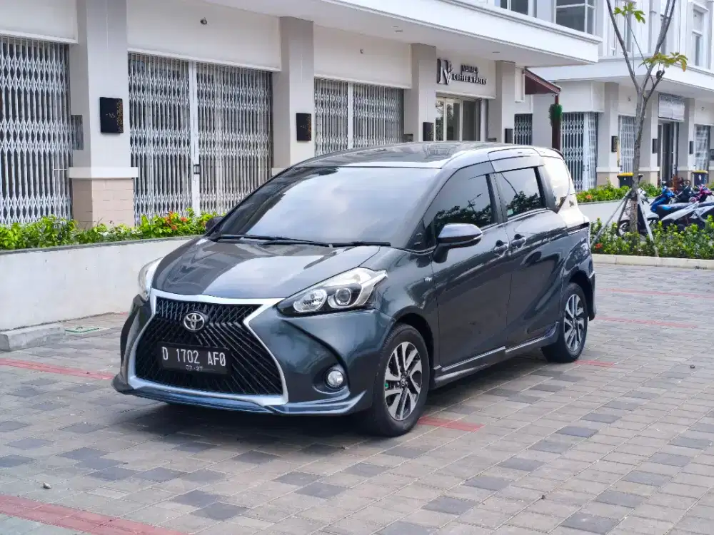 Dp 5jt - Toyota Sienta V Manual 2017 Warna Grey