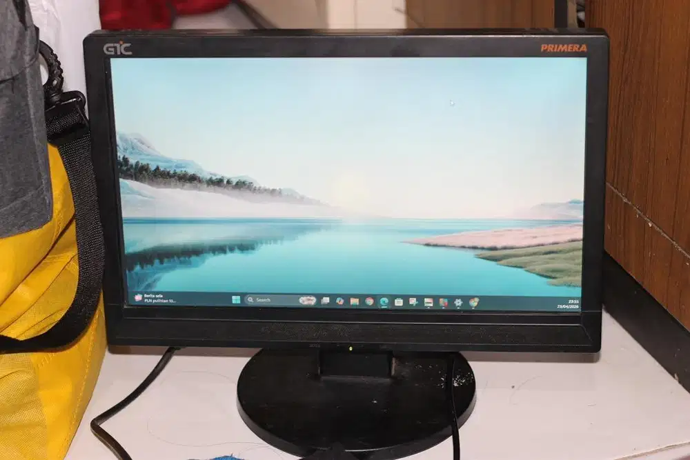 Monitor lcd 16 inch normal tapi ada minus tombol
