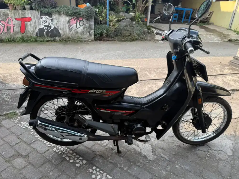 Astrea grand THN 1996 plat AB Bantul