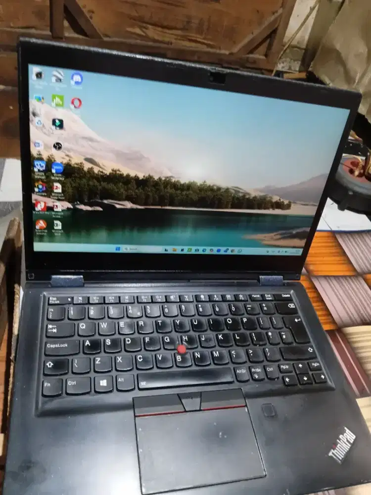 Laptop Lenovo Yoga X390 8/256, No Minus