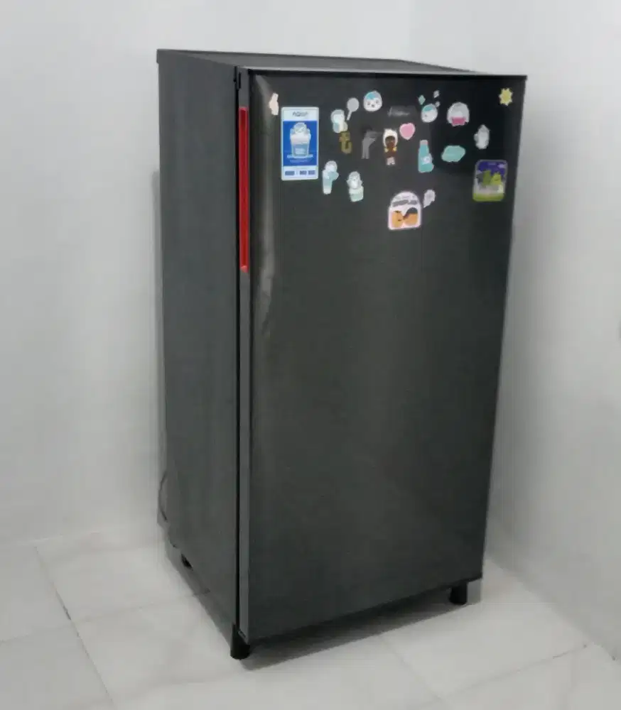Dijual : Kulkas / Lemari Es 1 Pintu Merk Aqua , tipe AQR D181, 975Ribu
