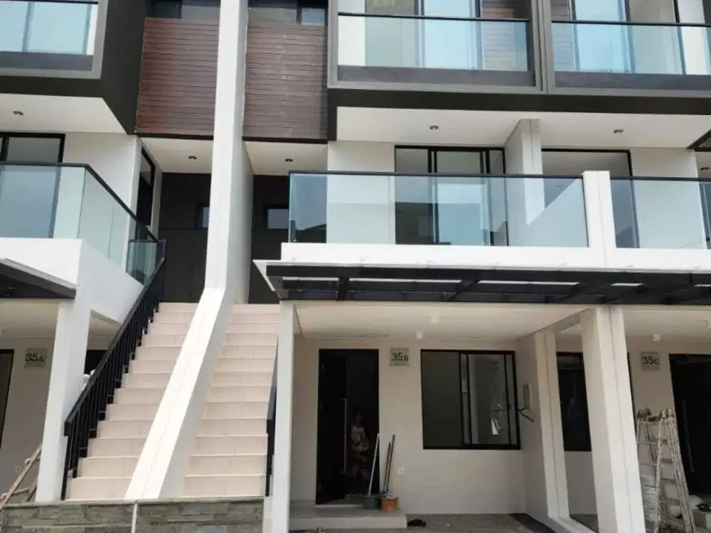Jual rumah Golf Island PIK 5x15 3 lantai Termurah