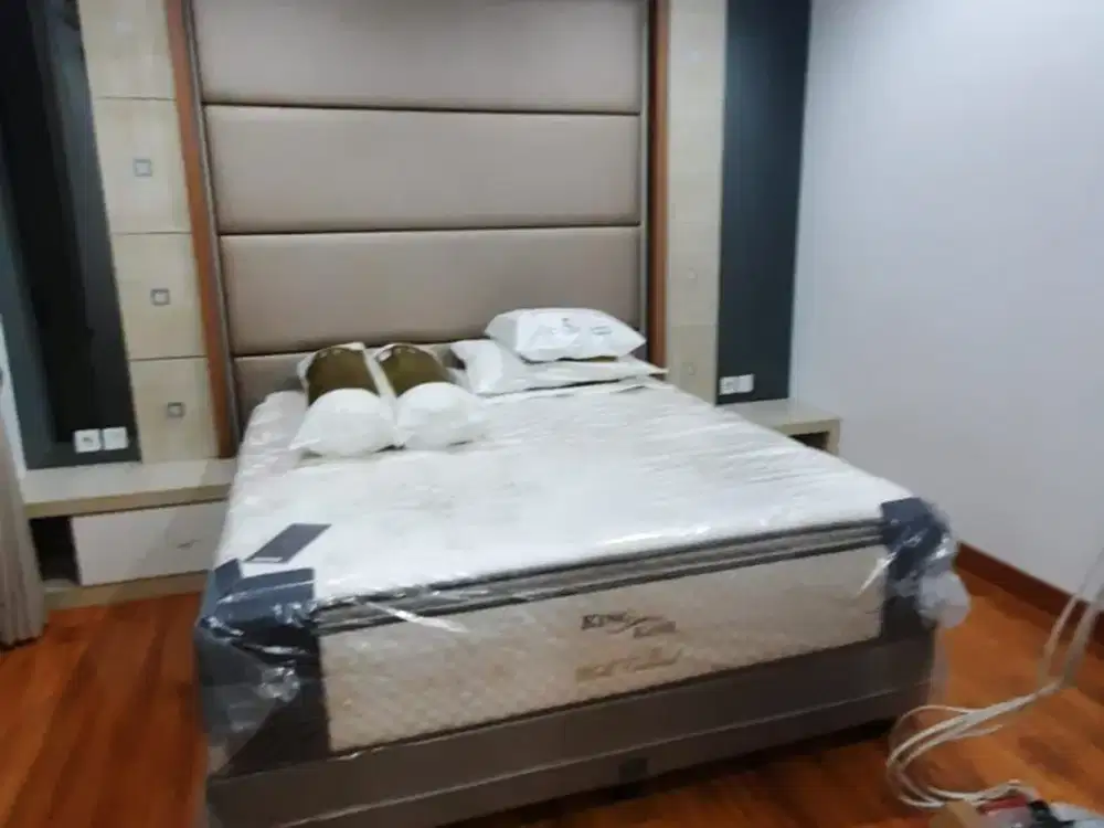 Jual rumah furnish golf island PIK luas 6x15 interior BAGUS