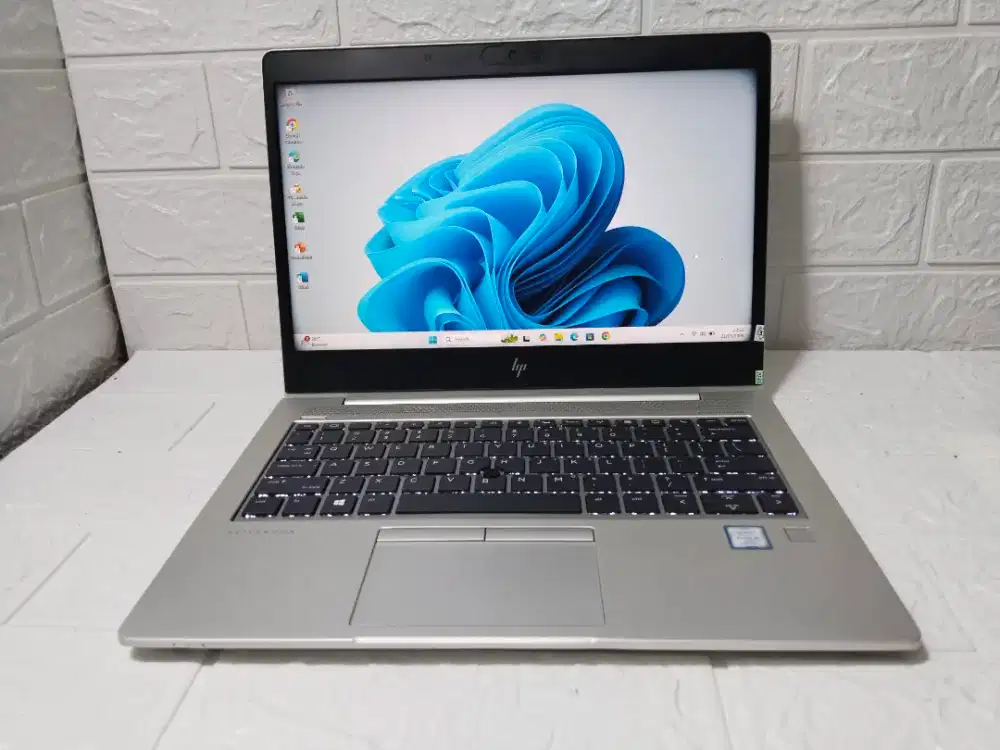 Laptop Hp Core i5-8365U Ram 8 GB SSD 128 GB Mulus