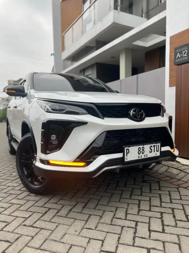 100% FULL ORI KM 24RB | FORTUNER LEGENDER 2.8 GR AERO TSS 4x2 AT SUPER