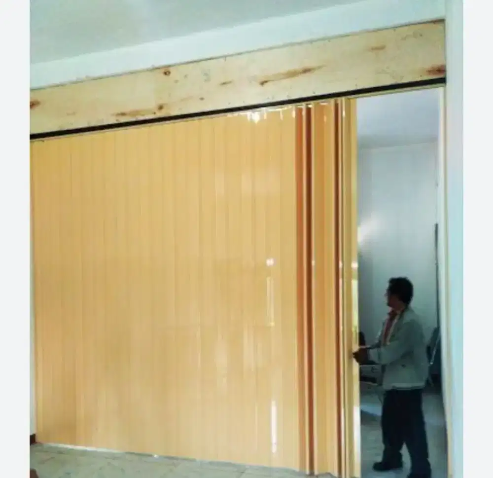 pintu folding door