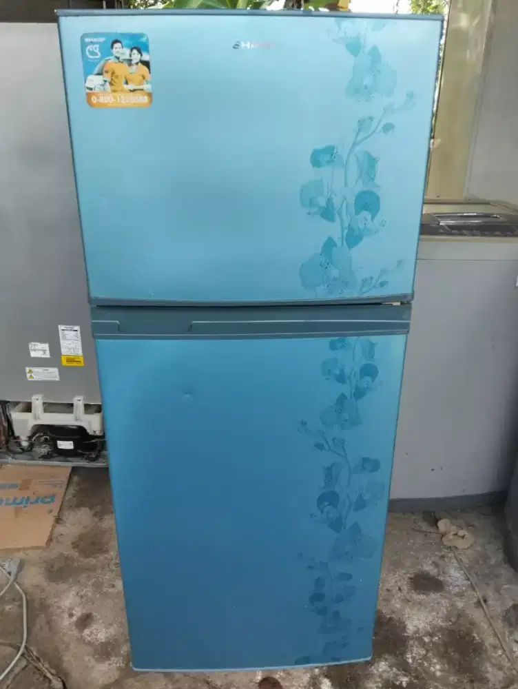 Jual kulkas 2 pintu sharp..original mc segel.belum servis