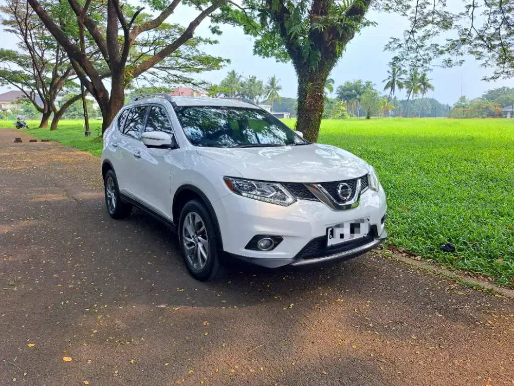FOR SALE CASH NISSAN XTRAIL 2.5 T 32 2015 AUTOMATIC X-TRAIL PUTIH