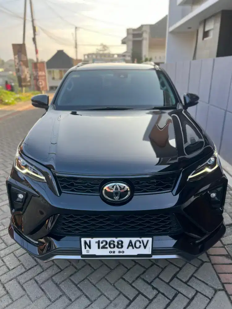 KM 15 RB FULL ORI | FORTUNER LEGENDER 2.8 GR AERO TSS 4x2 AT 2025 PMK