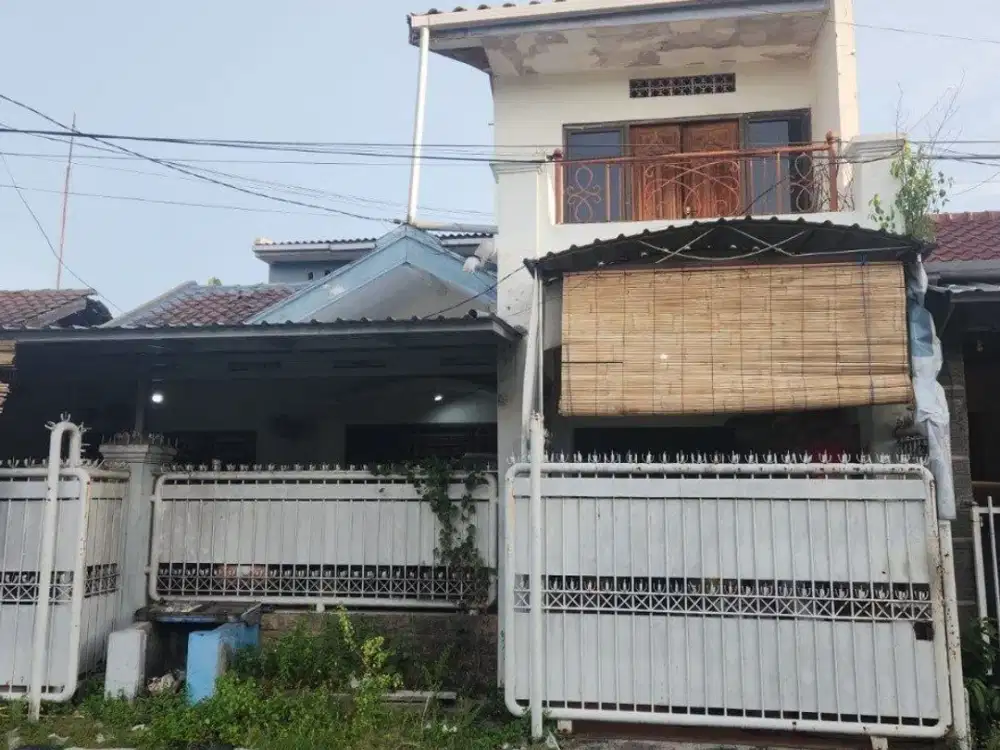 Rumah Rungkut Mapan Tengah  Depan Taman Row 2 Mobil