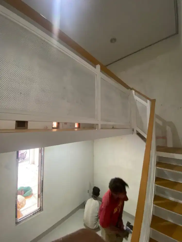 Mezzanine kamar tingkat