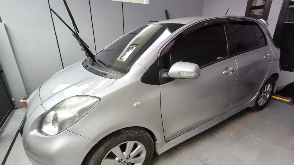 Yaris E 2012 AT