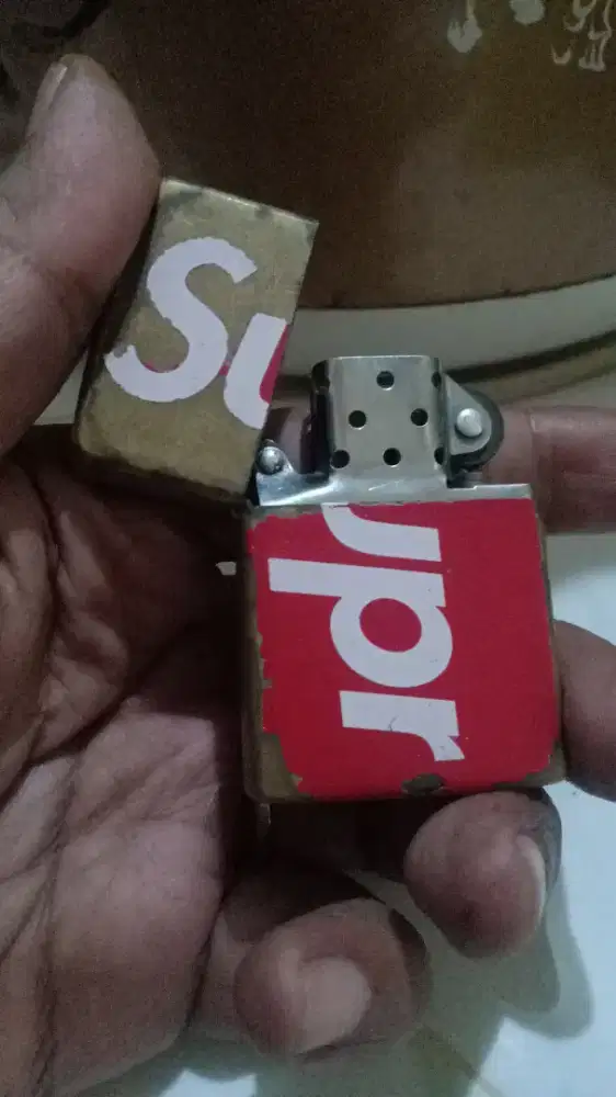 Korek zippo edisi supreme