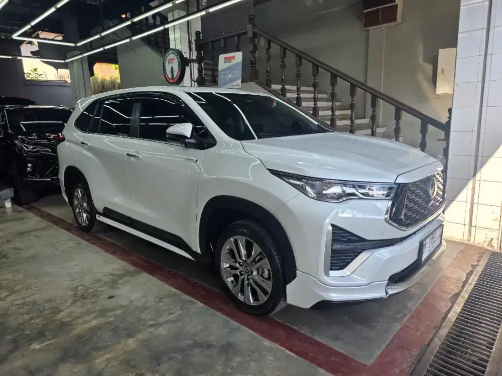 Toyota Innova Zenix Q Modellista Putih